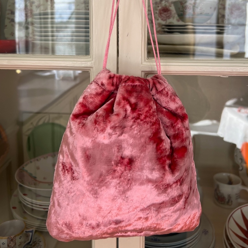 Authentic Miu Miu Women's Pink Velvet Drawstring Pouch bag Logo, Lined